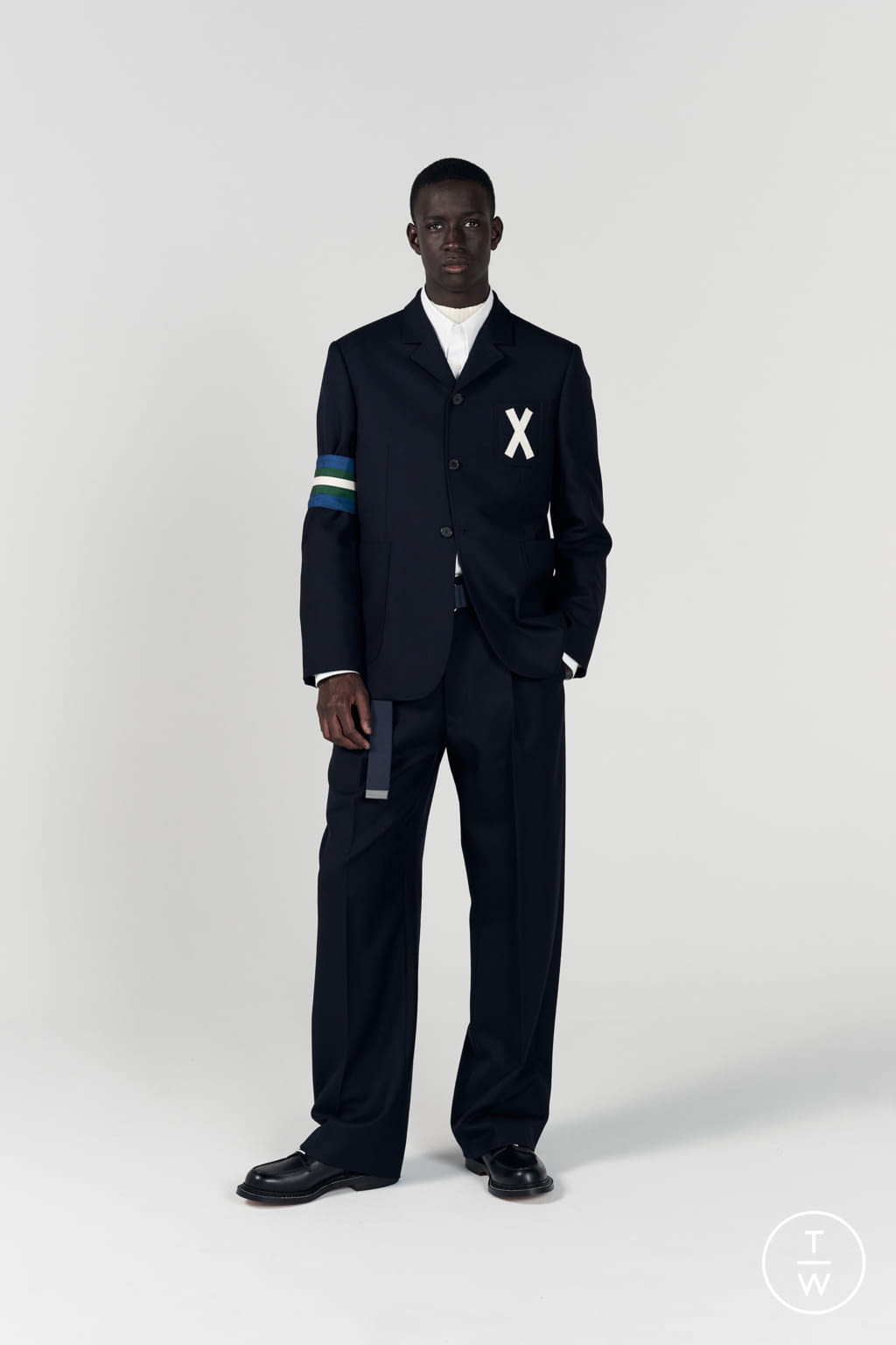 Fashion Week Paris Fall/Winter 2021 look 1 from the UNIFORME collection 男装