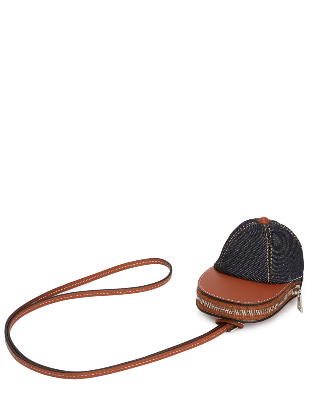 Fashion Week Paris Pre-Fall 2021 look 15 from the JW Anderson collection 男装配饰