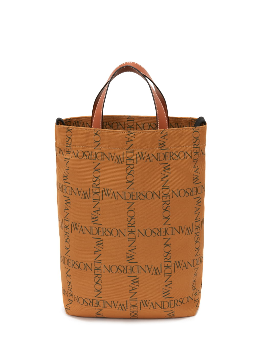 Fashion Week Paris Pre-Fall 2021 look 26 from the JW Anderson collection 男装配饰