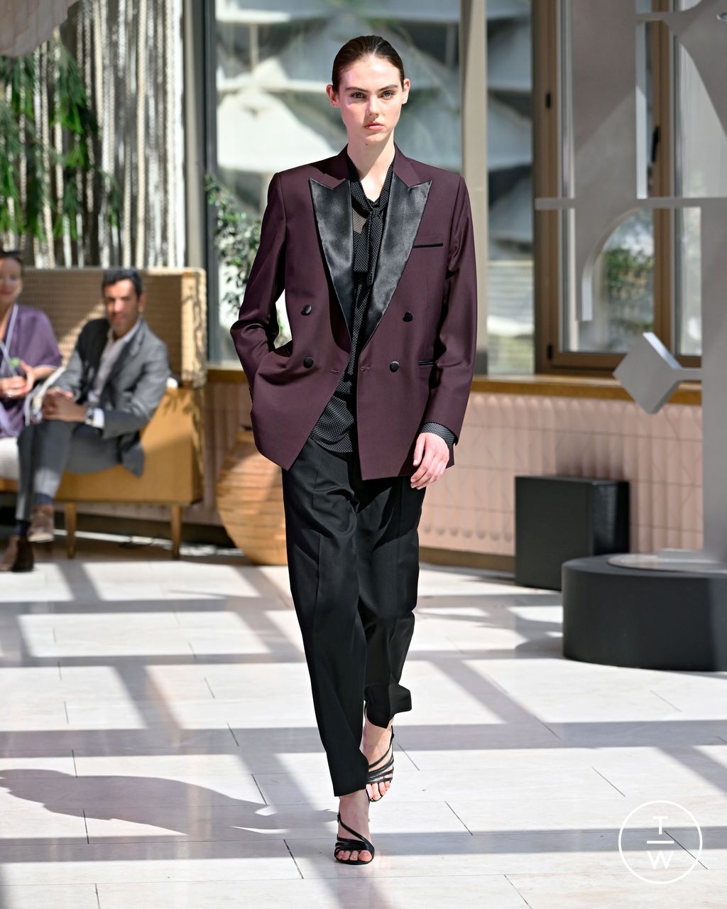 Fashion Week Paris Spring/Summer 2025 look 8 from the Uscita - Saudi 100 collection 男装