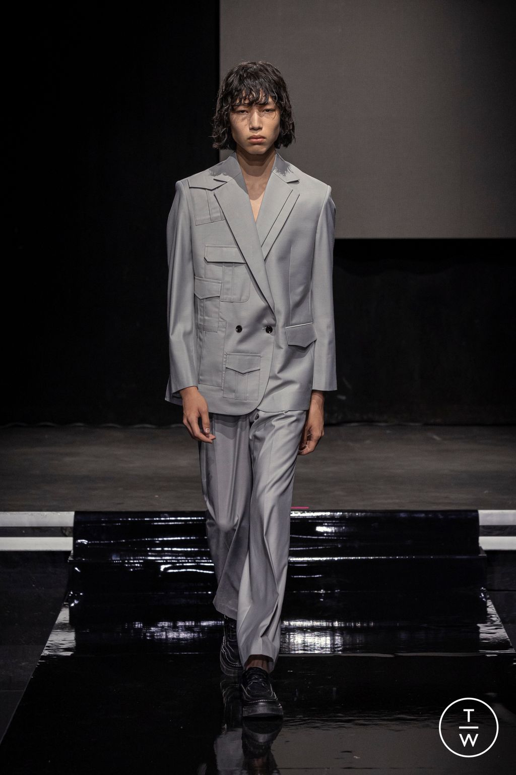 Fashion Week Paris Spring-Summer 2025 look 1 de la collection Uscita - Saudi 100 menswear