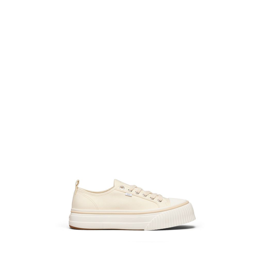 Fashion Week Paris Fall/Winter 2024 look 37 from the Ami collection menswear accessories