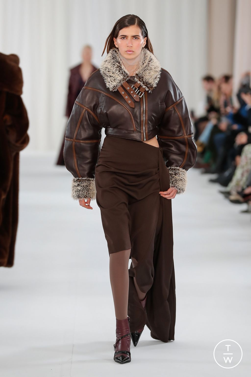 Fashion Week Paris Fall/Winter 2023 look 5 from the Vaillant collection womenswear