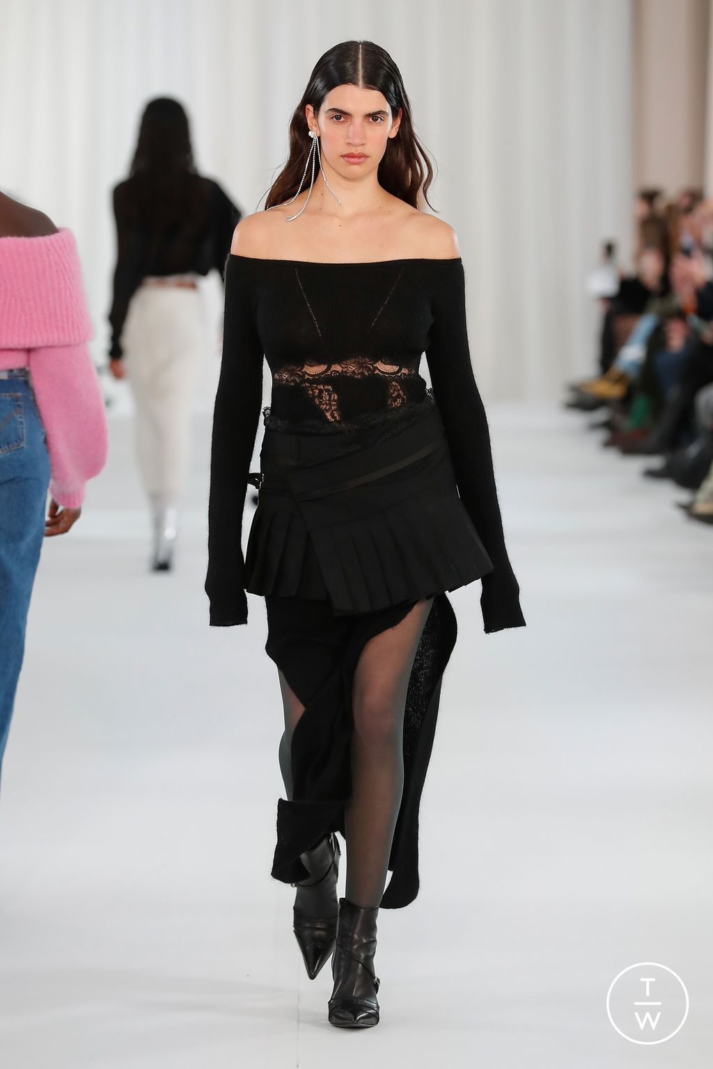 Fashion Week Paris Fall/Winter 2023 look 10 from the Vaillant collection womenswear