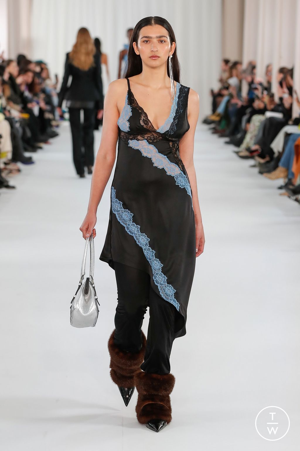 Fashion Week Paris Fall/Winter 2023 look 13 from the Vaillant collection 女装