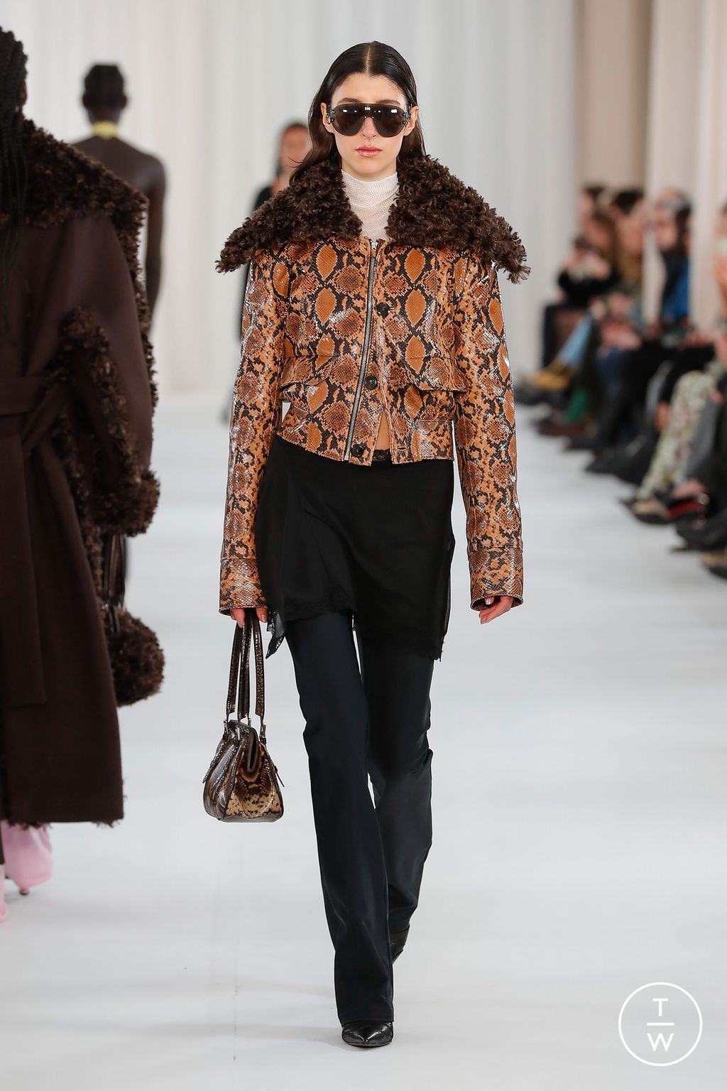 Fashion Week Paris Fall/Winter 2023 look 21 from the Vaillant collection 女装