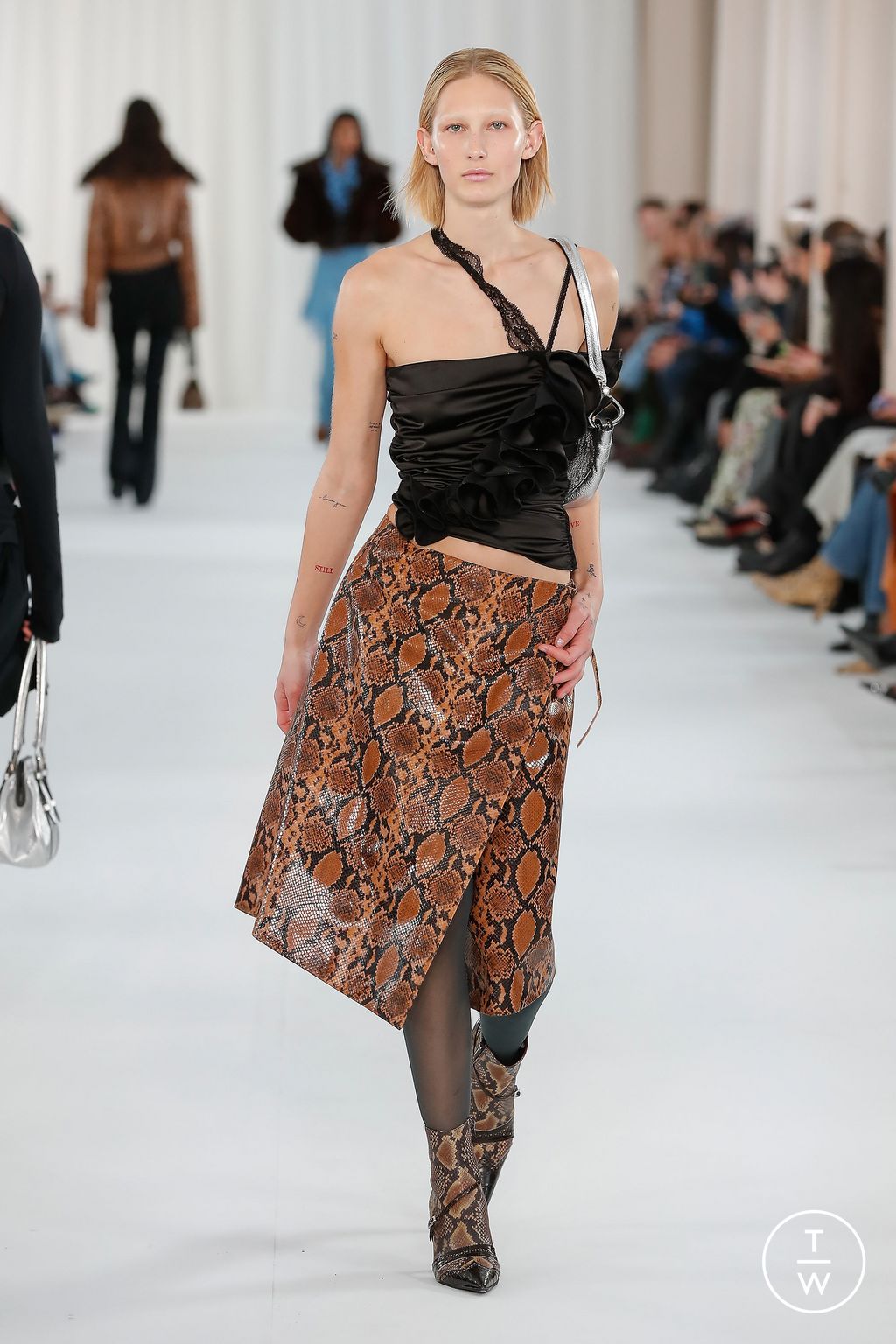 Fashion Week Paris Fall/Winter 2023 look 23 de la collection Vaillant womenswear