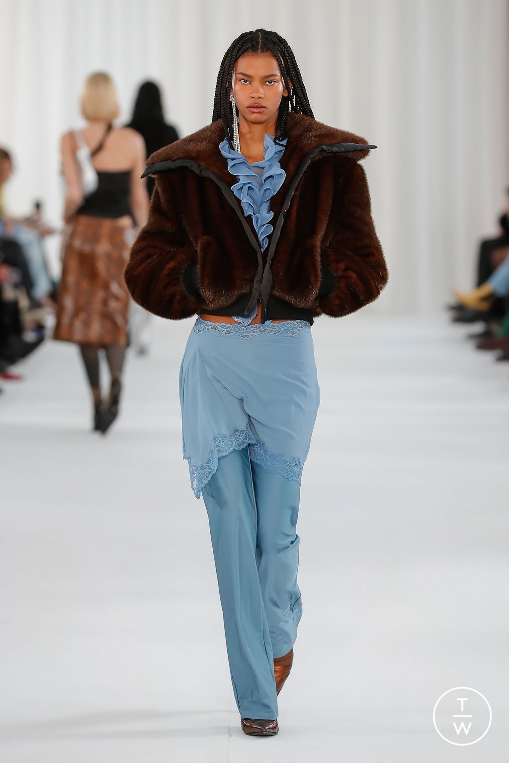 Fashion Week Paris Fall/Winter 2023 look 24 from the Vaillant collection womenswear