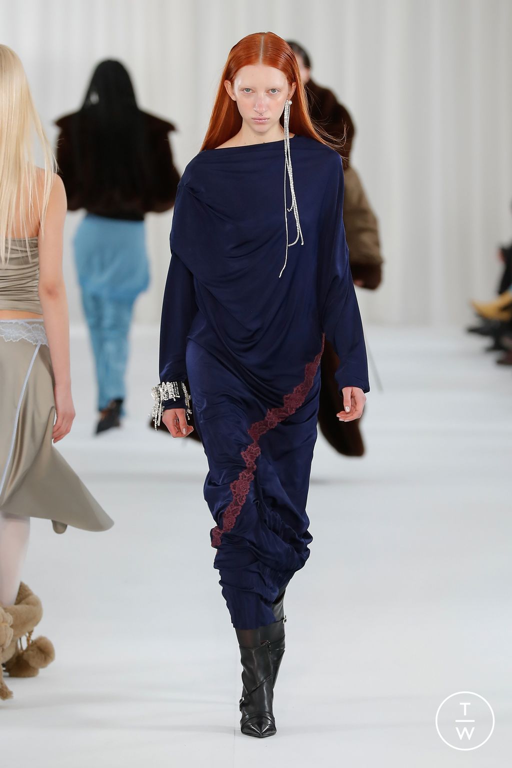 Fashion Week Paris Fall/Winter 2023 look 26 de la collection Vaillant womenswear