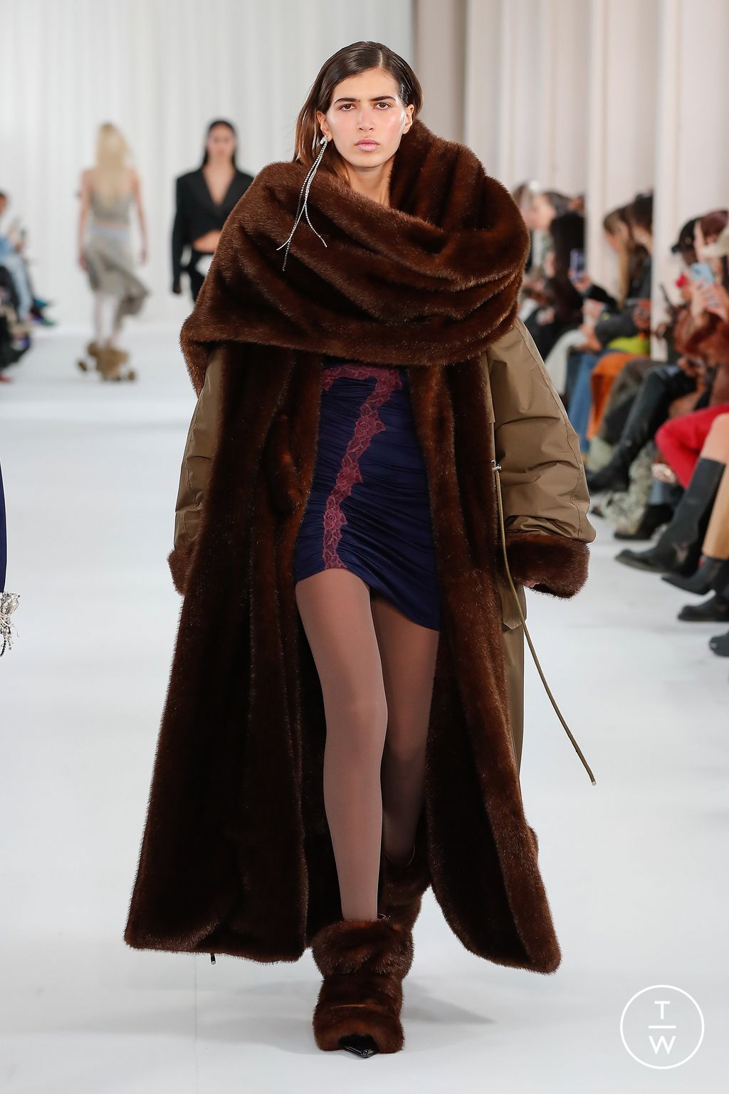 Fashion Week Paris Fall/Winter 2023 look 27 from the Vaillant collection 女装
