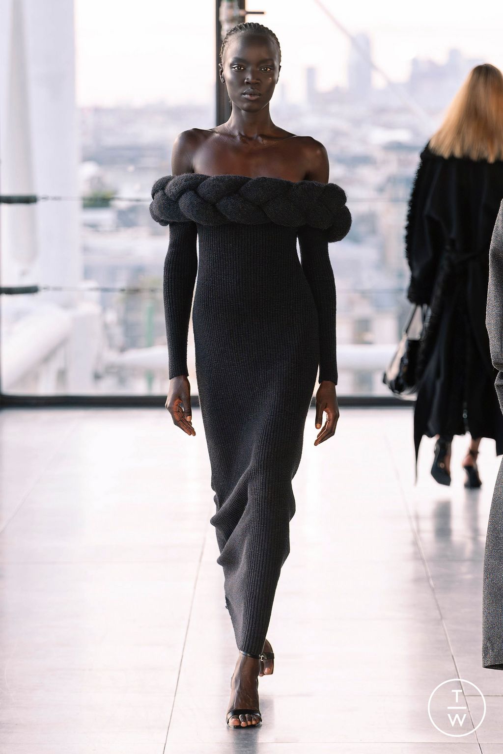 Fashion Week Paris Fall/Winter 2024 look 22 de la collection Vaillant womenswear