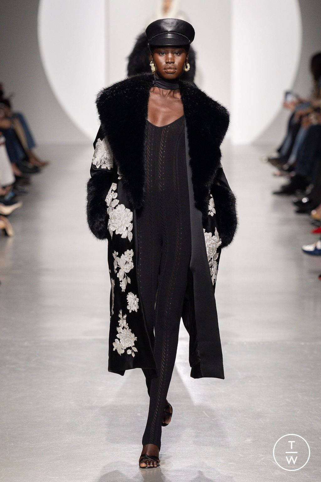 Fashion Week Paris Fall/Winter 2026 look 1 from the Vaillant collection womenswear