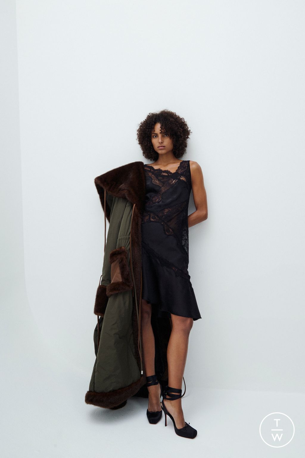 Fashion Week Paris Pre-Fall 2025 look 1 from the Vaillant collection womenswear