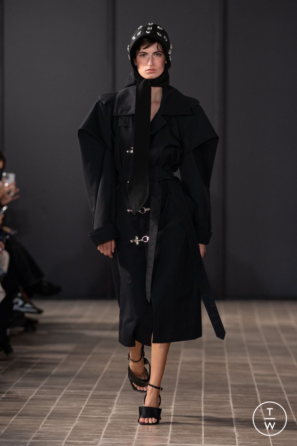 Fashion Week Paris Spring/Summer 2025 look 9 from the Vaillant collection 女装