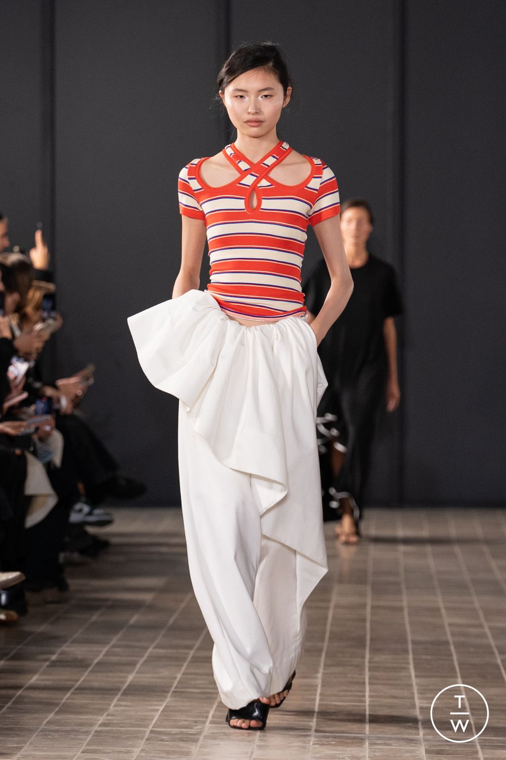 Fashion Week Paris Spring/Summer 2025 look 17 from the Vaillant collection womenswear