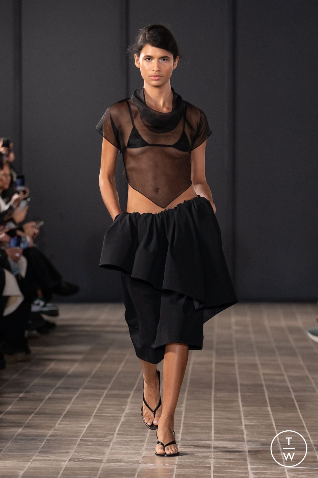 Fashion Week Paris Spring/Summer 2025 look 20 from the Vaillant collection 女装