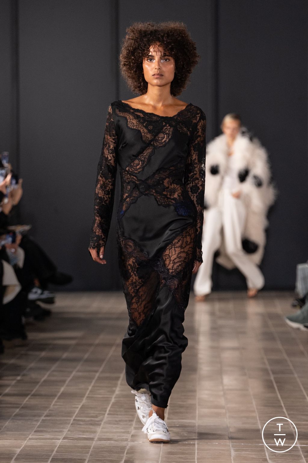 Fashion Week Paris Spring/Summer 2025 look 26 de la collection Vaillant womenswear