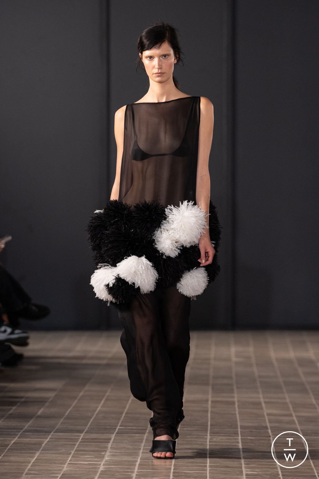 Fashion Week Paris Spring/Summer 2025 look 28 from the Vaillant collection womenswear