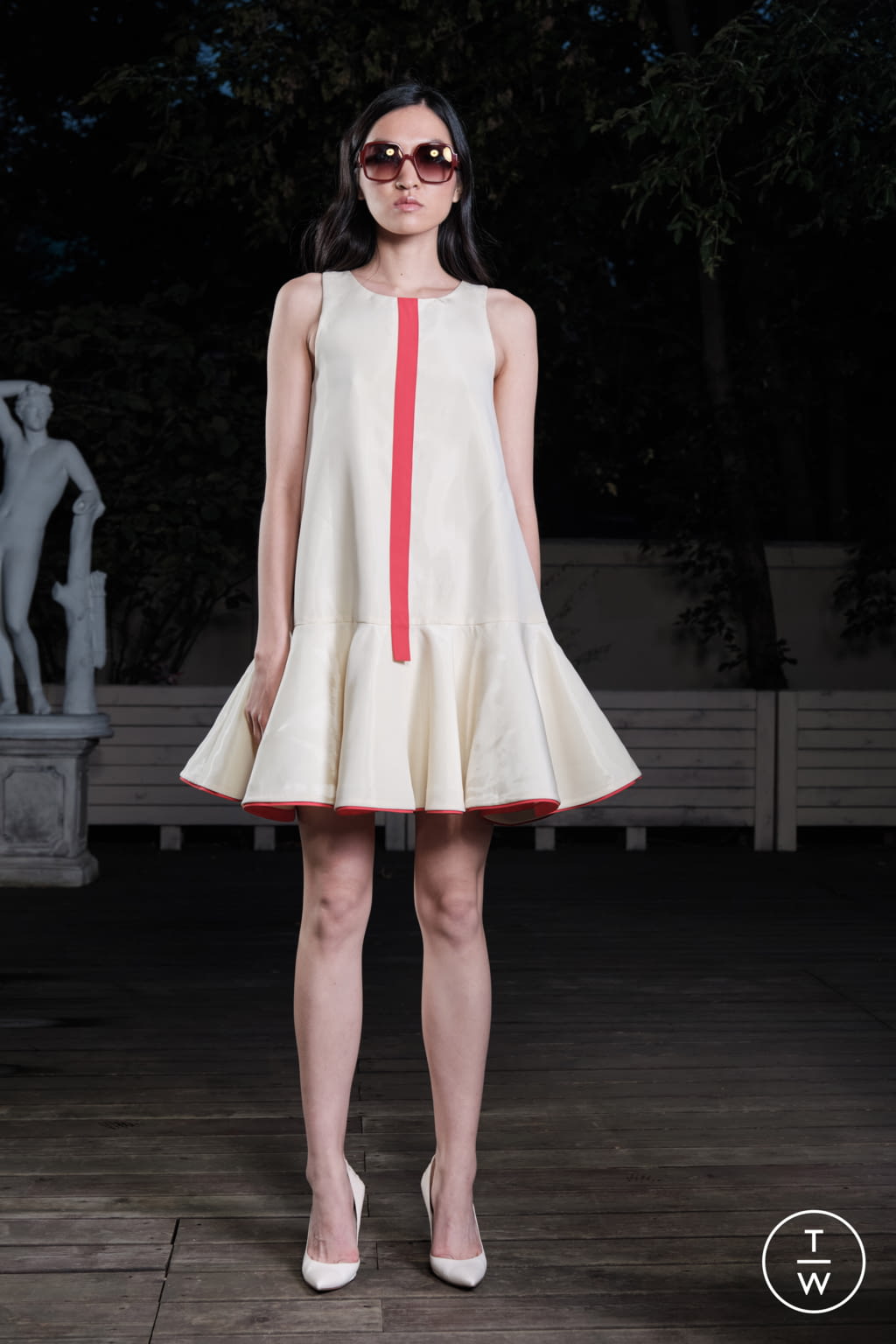 Fashion Week Paris Spring/Summer 2022 look 18 de la collection Valentin Yudashkin womenswear