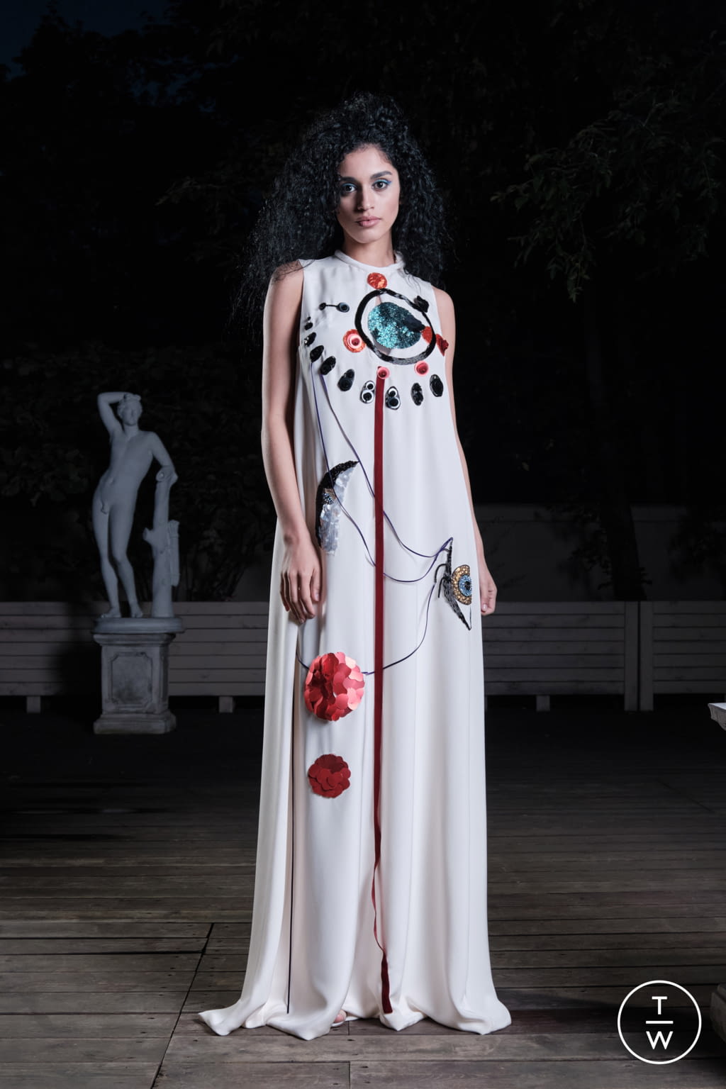 Fashion Week Paris Spring/Summer 2022 look 36 de la collection Valentin Yudashkin womenswear