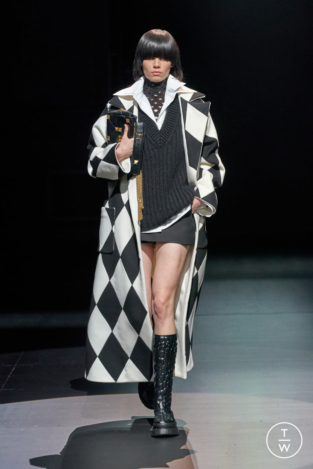 Fashion Week Milan Fall/Winter 2021 look 4 de la collection Valentino womenswear