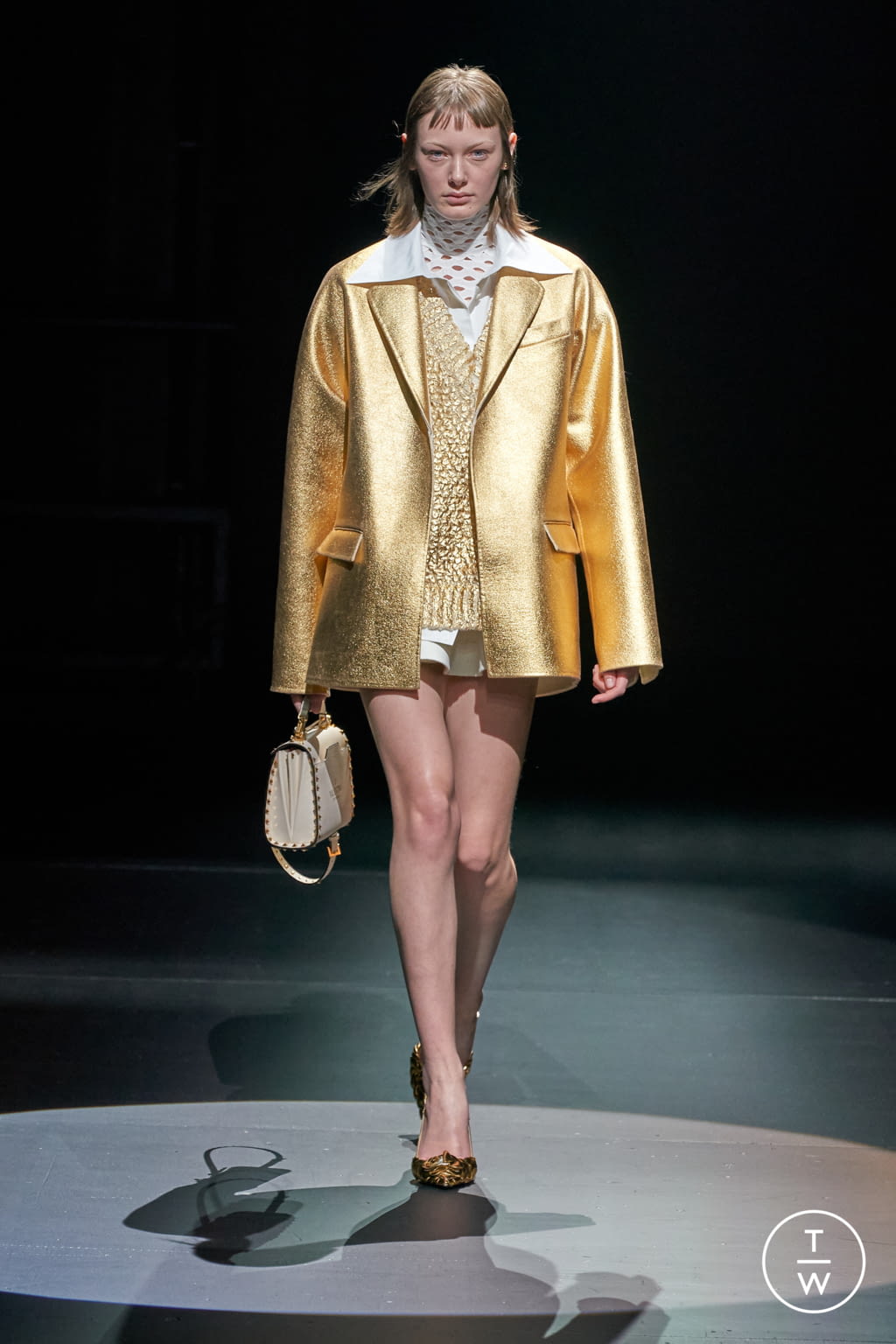 Fashion Week Milan Fall/Winter 2021 look 32 de la collection Valentino womenswear