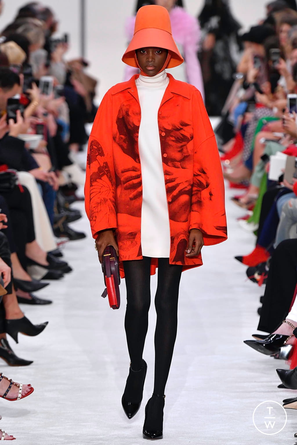 Fashion Week Paris Fall/Winter 2019 look 25 de la collection Valentino womenswear