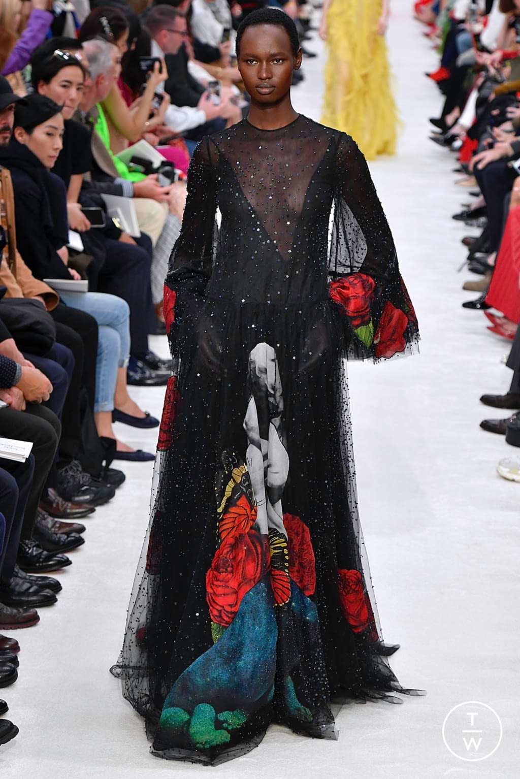 Fashion Week Paris Fall/Winter 2019 look 54 from the Valentino collection womenswear