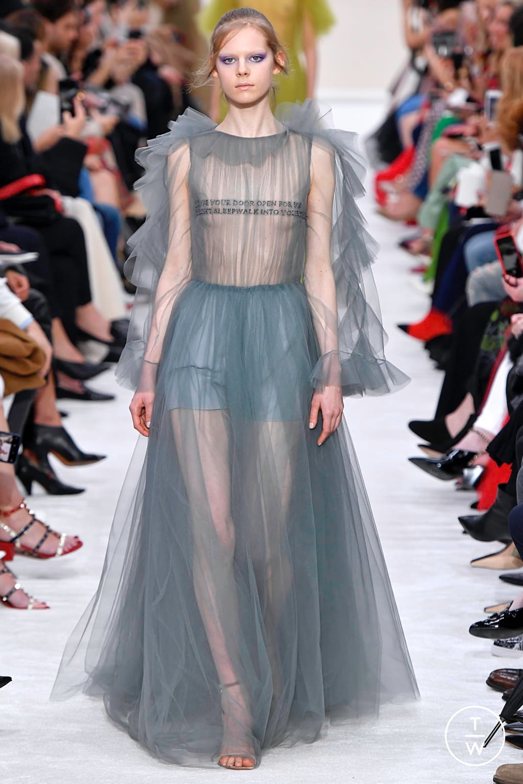 Fashion Week Paris Fall/Winter 2019 look 59 from the Valentino collection womenswear