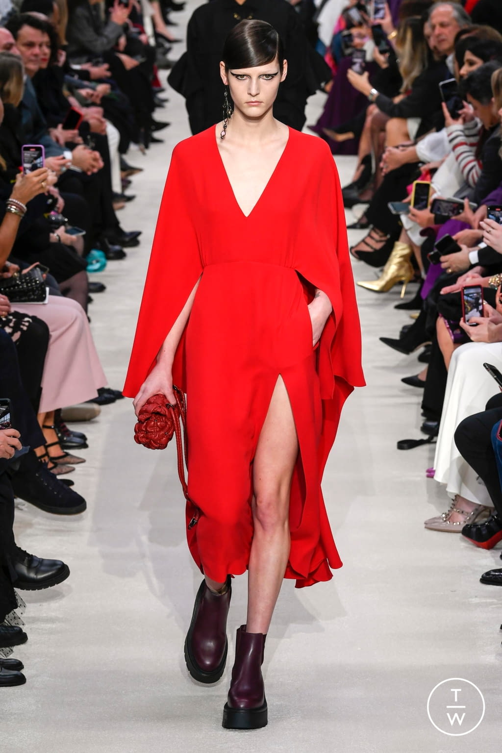 Fashion Week Paris Fall/Winter 2020 look 34 from the Valentino collection womenswear