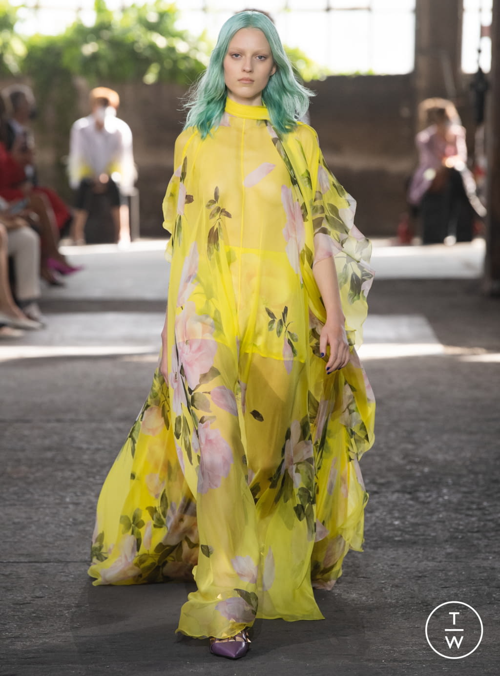 Fashion Week Milan Spring/Summer 2021 look 62 from the Valentino collection 女装