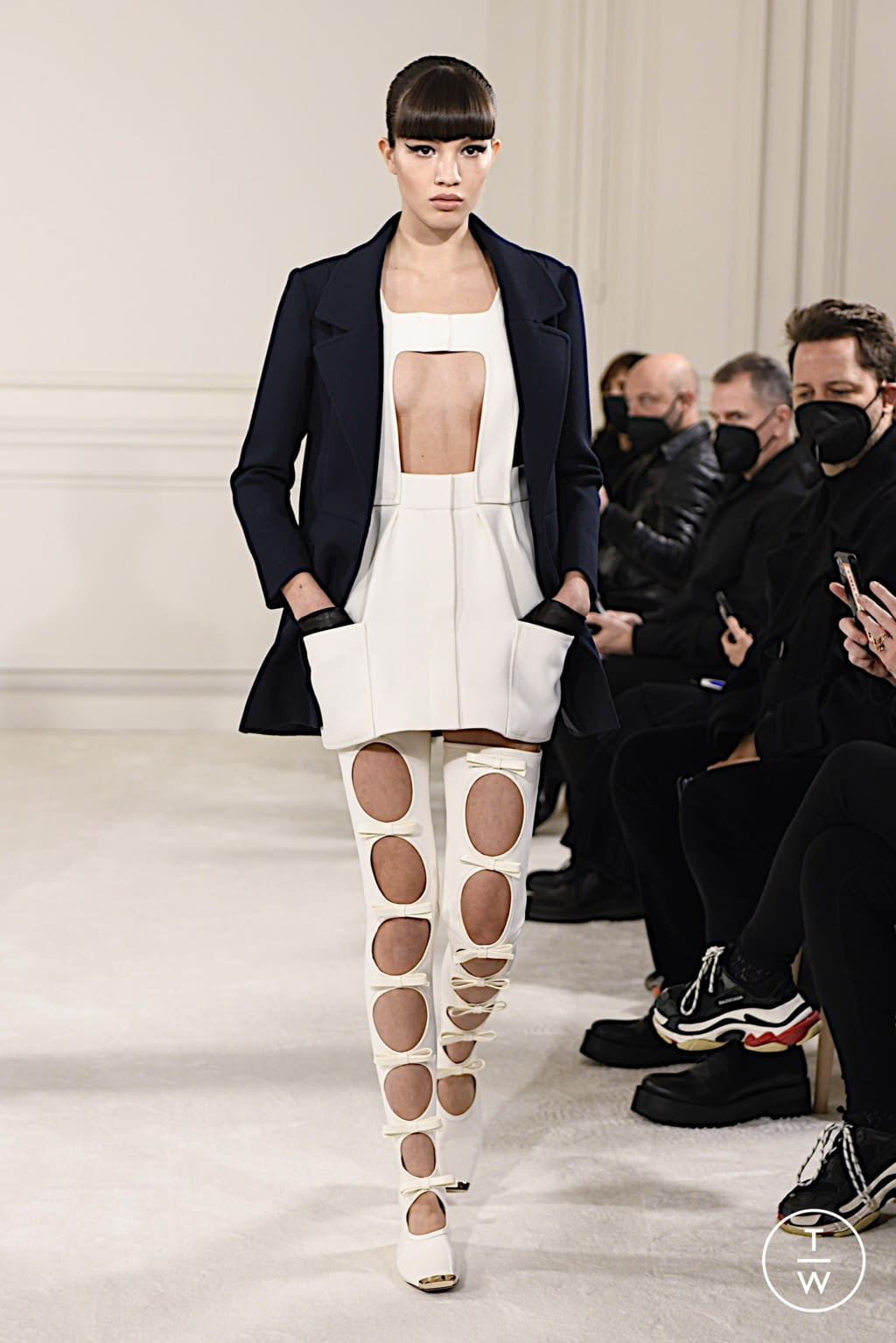 Fashion Week Paris Spring/Summer 2022 look 7 de la collection Valentino couture