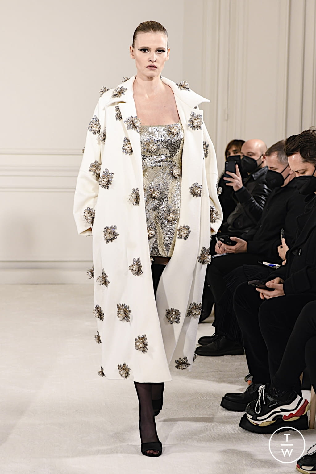 Fashion Week Paris Spring/Summer 2022 look 13 from the Valentino collection 高级定制