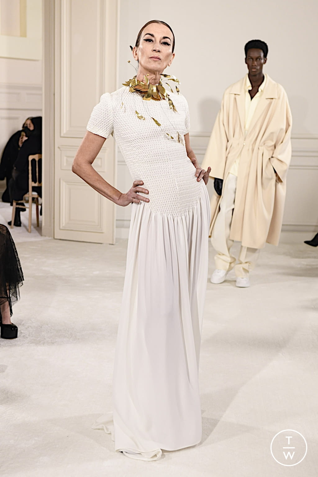Fashion Week Paris Spring/Summer 2022 look 24 from the Valentino collection couture
