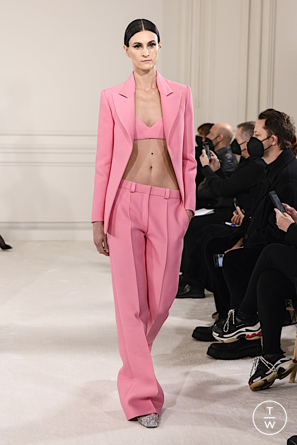 Fashion Week Paris Spring/Summer 2022 look 26 from the Valentino collection 高级定制