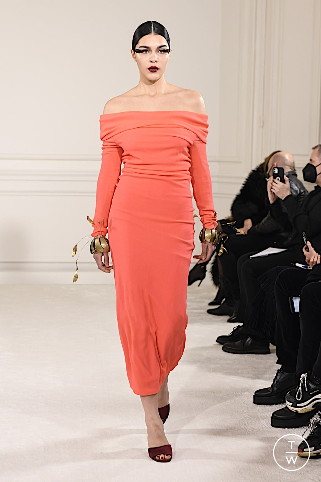 Fashion Week Paris Spring/Summer 2022 look 34 from the Valentino collection couture