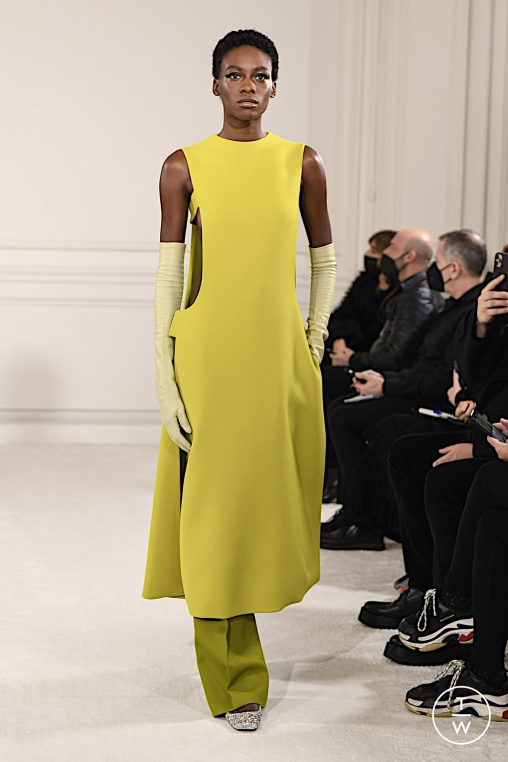 Fashion Week Paris Spring/Summer 2022 look 39 de la collection Valentino couture