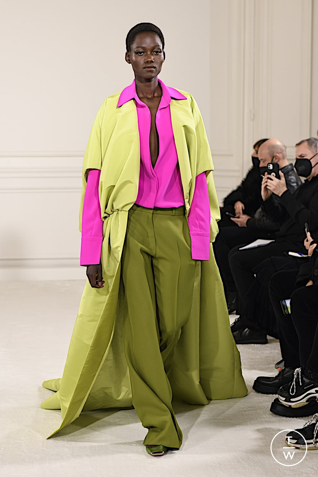 Fashion Week Paris Spring/Summer 2022 look 47 from the Valentino collection 高级定制