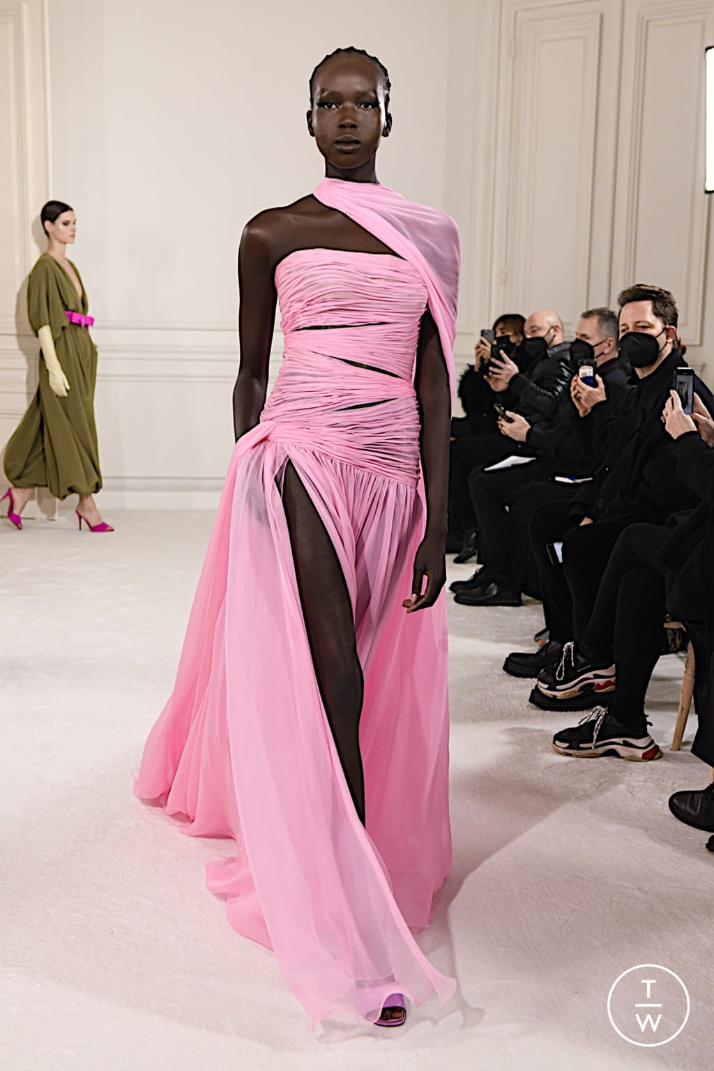 Fashion Week Paris Spring/Summer 2022 look 48 from the Valentino collection couture
