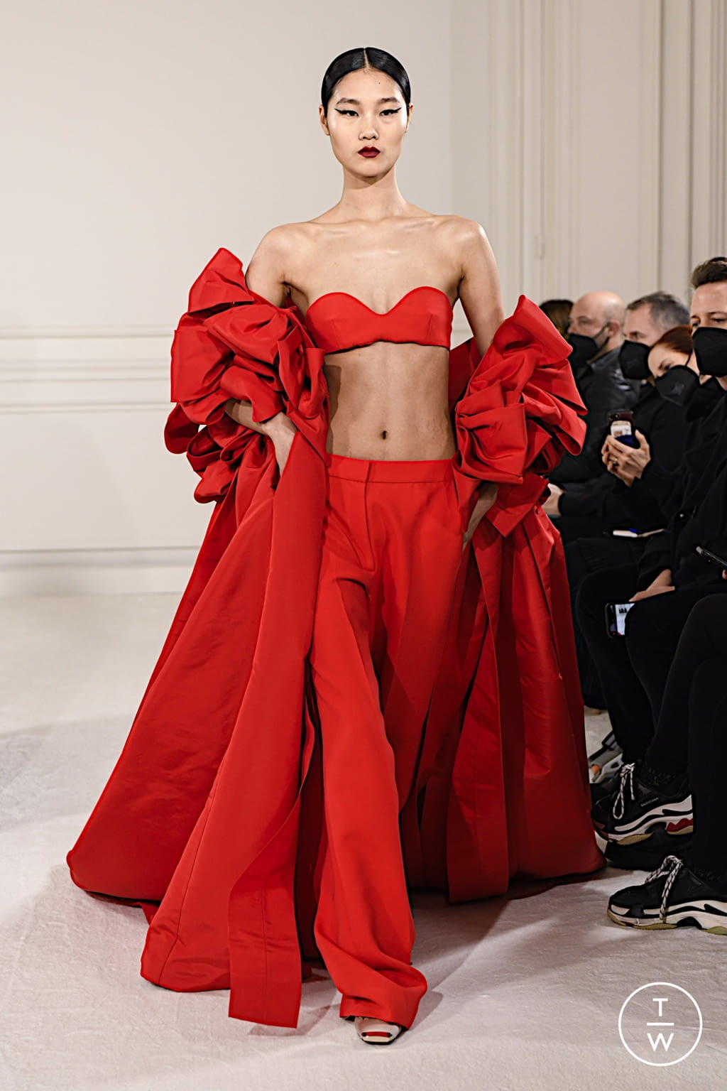 Fashion Week Paris Spring/Summer 2022 look 58 de la collection Valentino couture