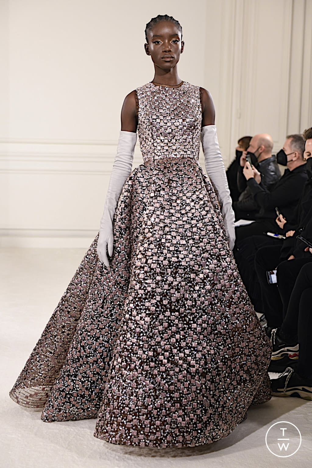 Fashion Week Paris Spring/Summer 2022 look 62 from the Valentino collection couture