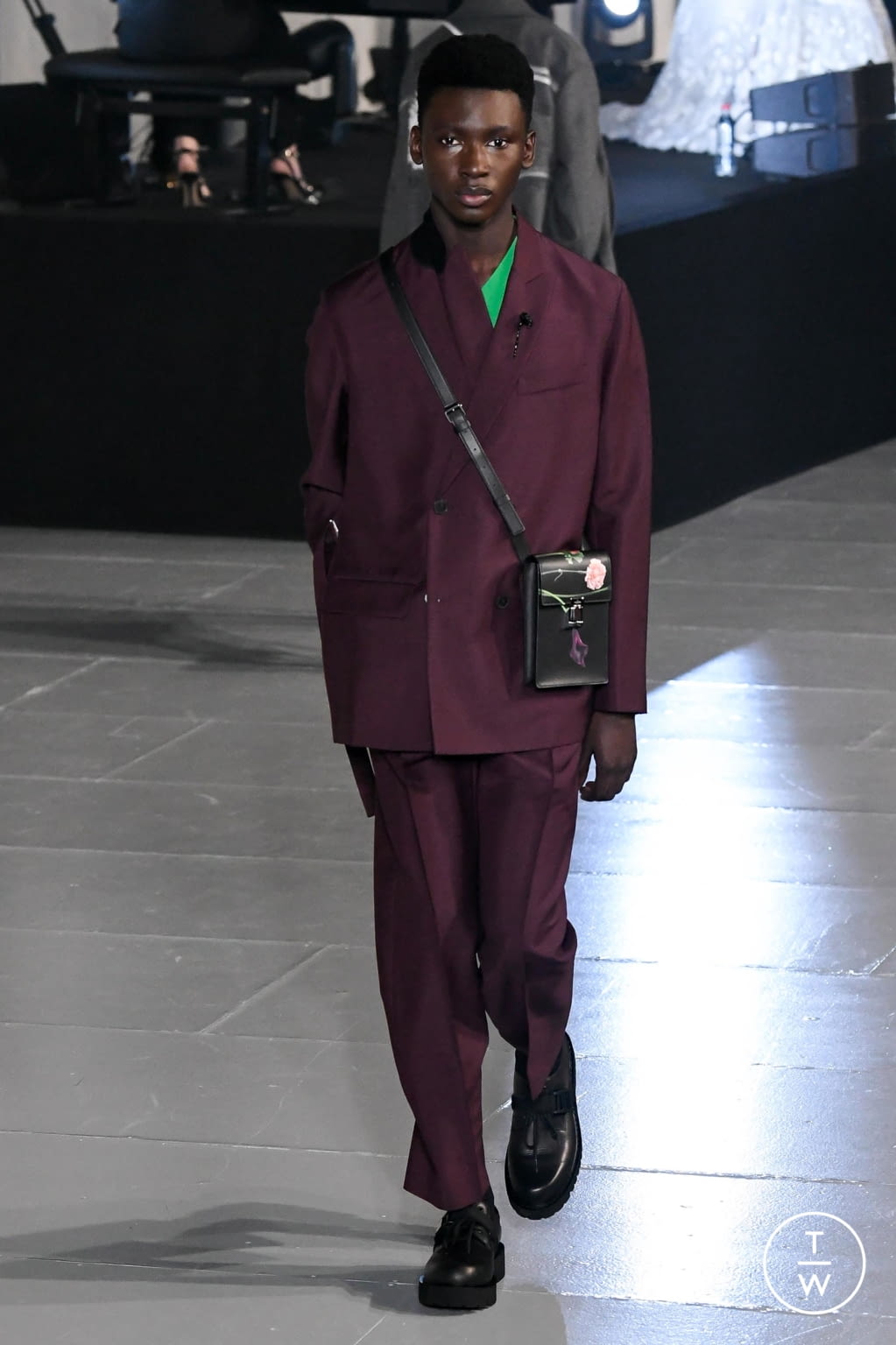 Fashion Week Paris Fall/Winter 2020 look 9 from the Valentino collection 男装