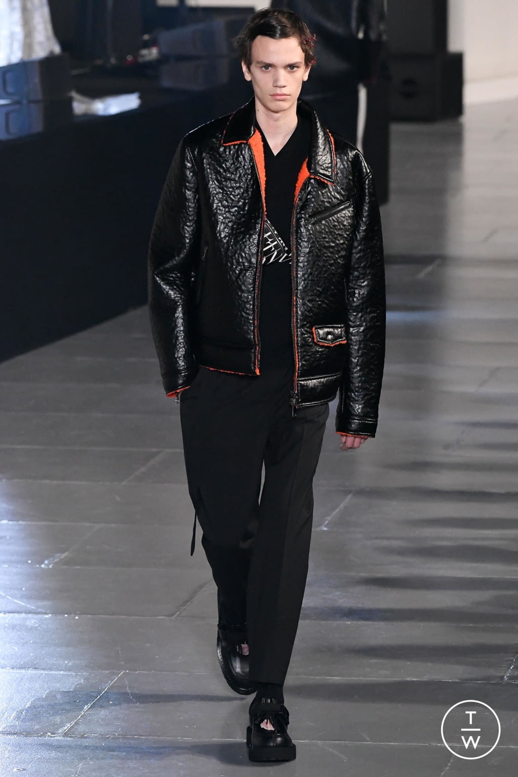 Fashion Week Paris Fall/Winter 2020 look 28 from the Valentino collection 男装