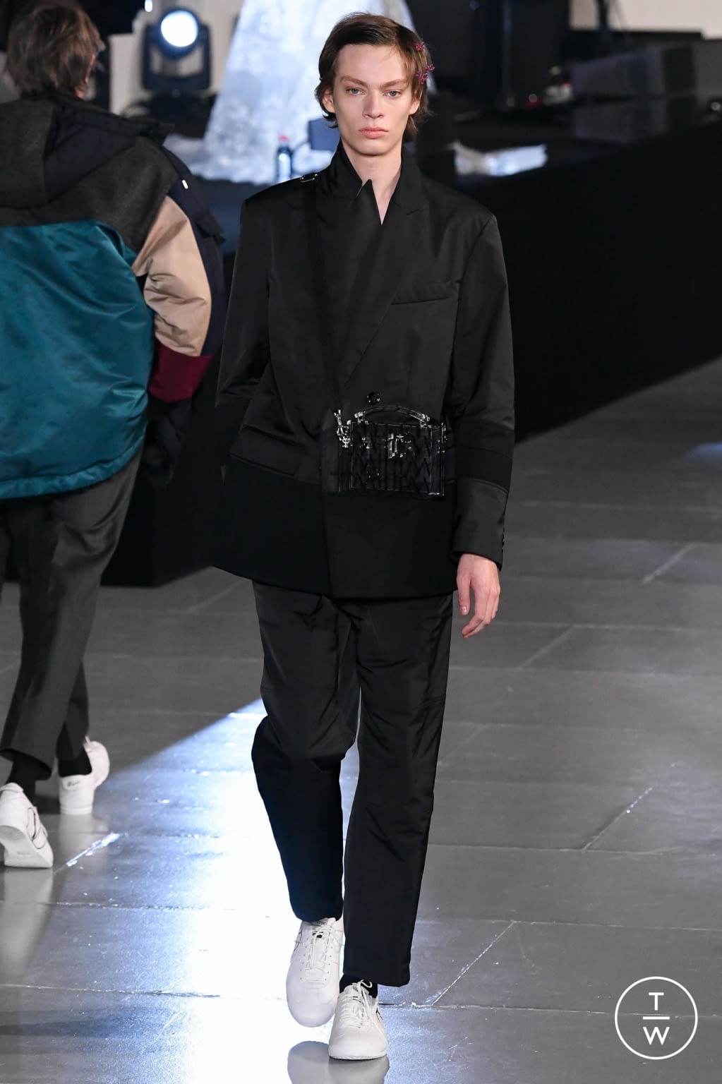 Fashion Week Paris Fall/Winter 2020 look 33 from the Valentino collection menswear