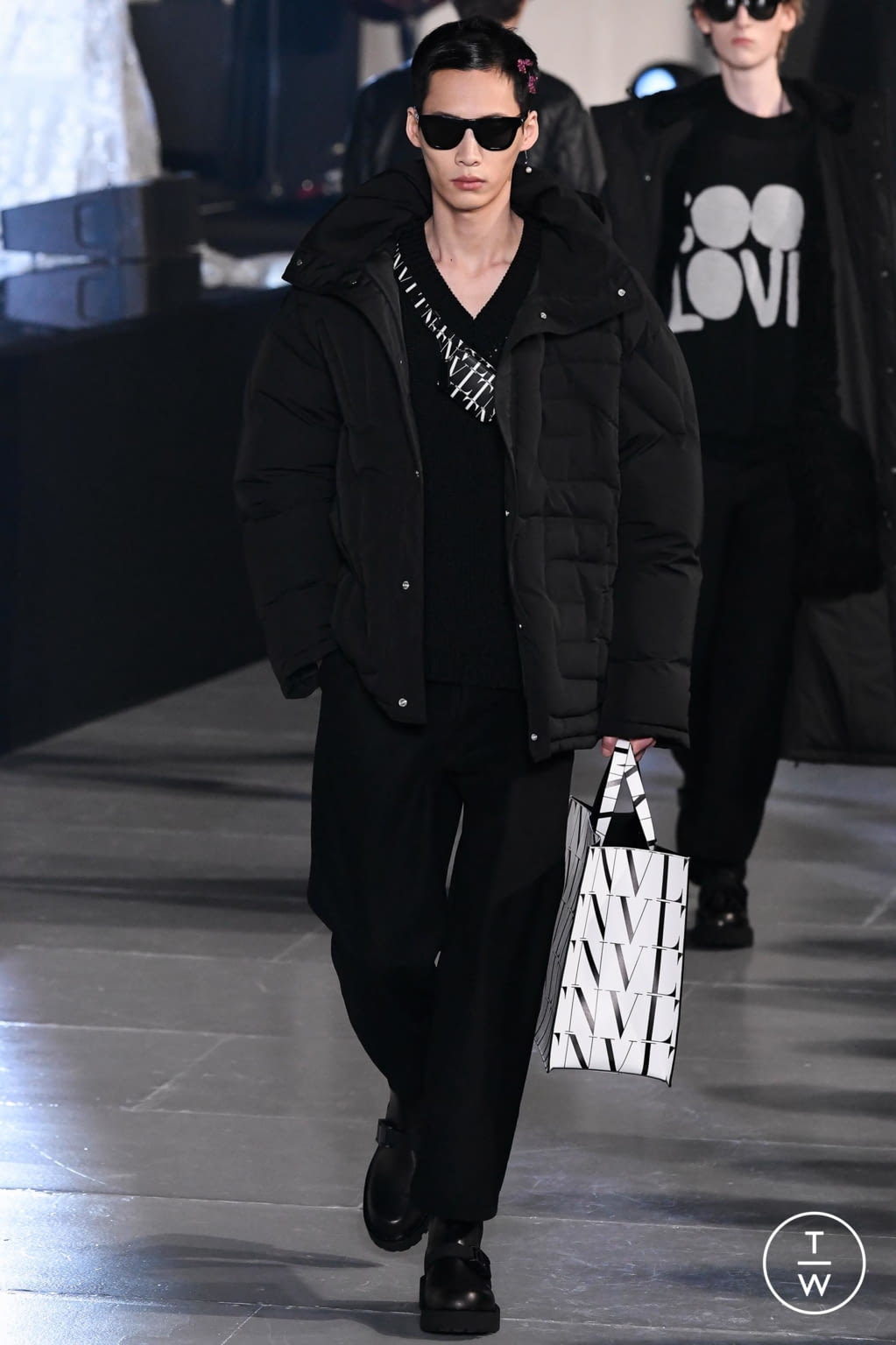 Fashion Week Paris Fall/Winter 2020 look 44 from the Valentino collection 男装