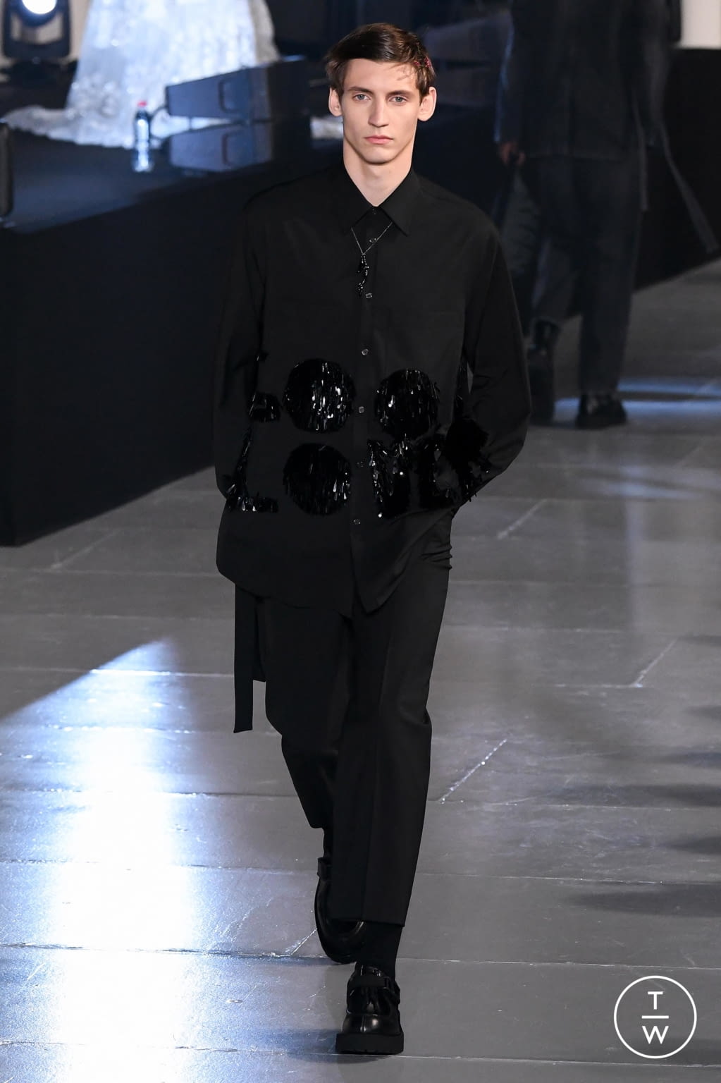 Fashion Week Paris Fall/Winter 2020 look 52 from the Valentino collection 男装