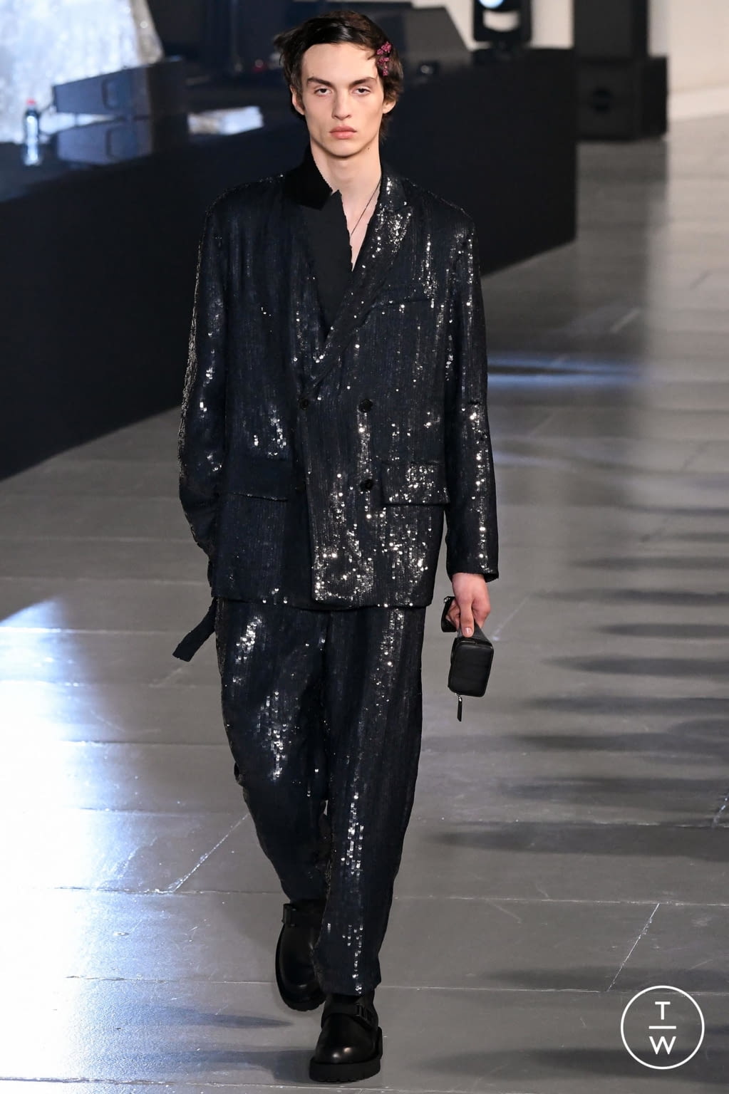 Fashion Week Paris Fall/Winter 2020 look 54 from the Valentino collection menswear