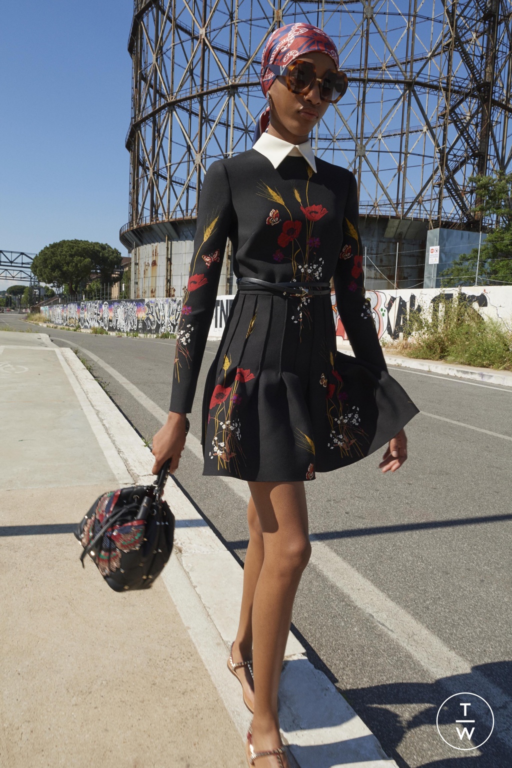 Fashion Week Paris Resort 2019 look 20 from the Valentino collection womenswear