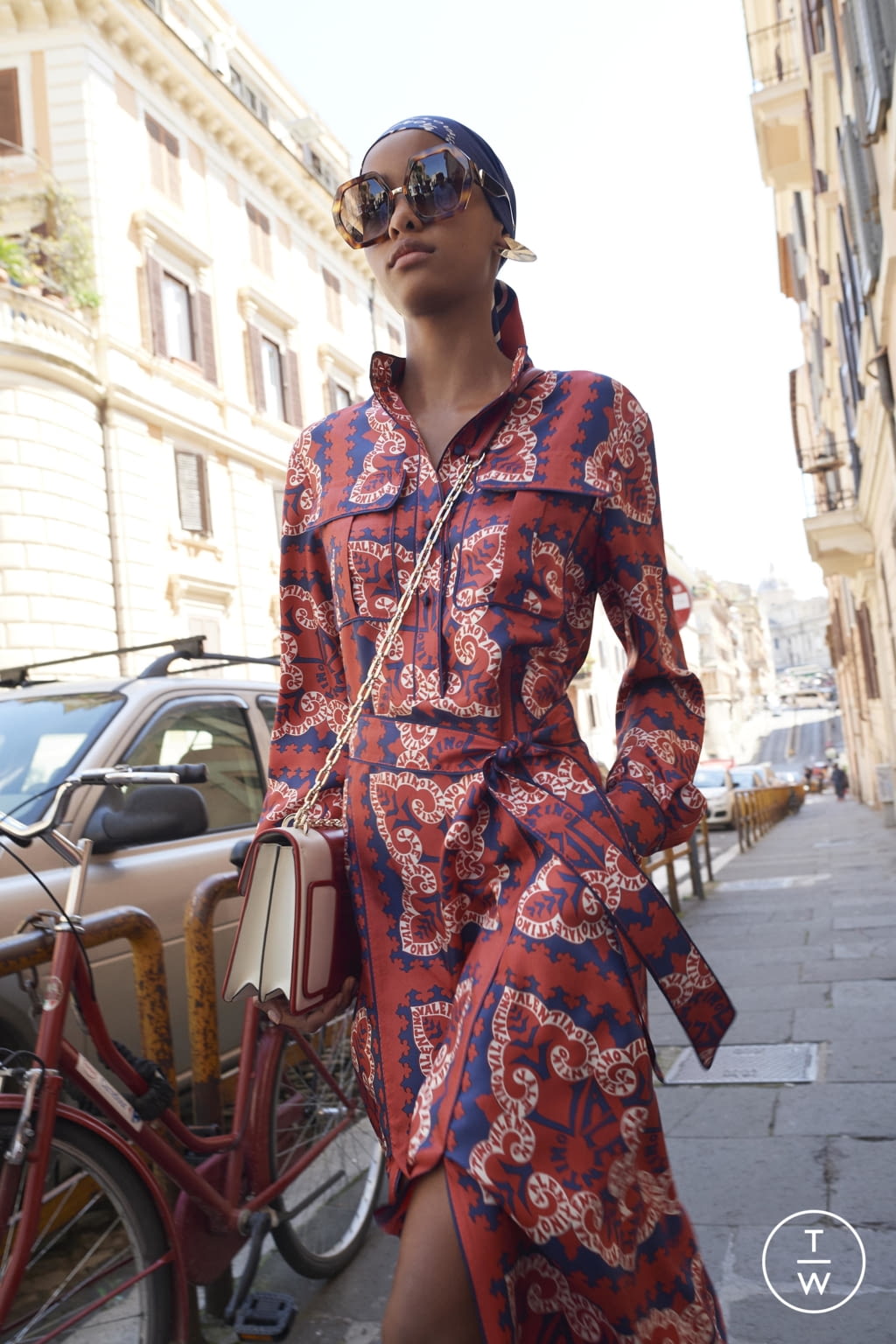 Fashion Week Paris Resort 2019 look 23 from the Valentino collection womenswear
