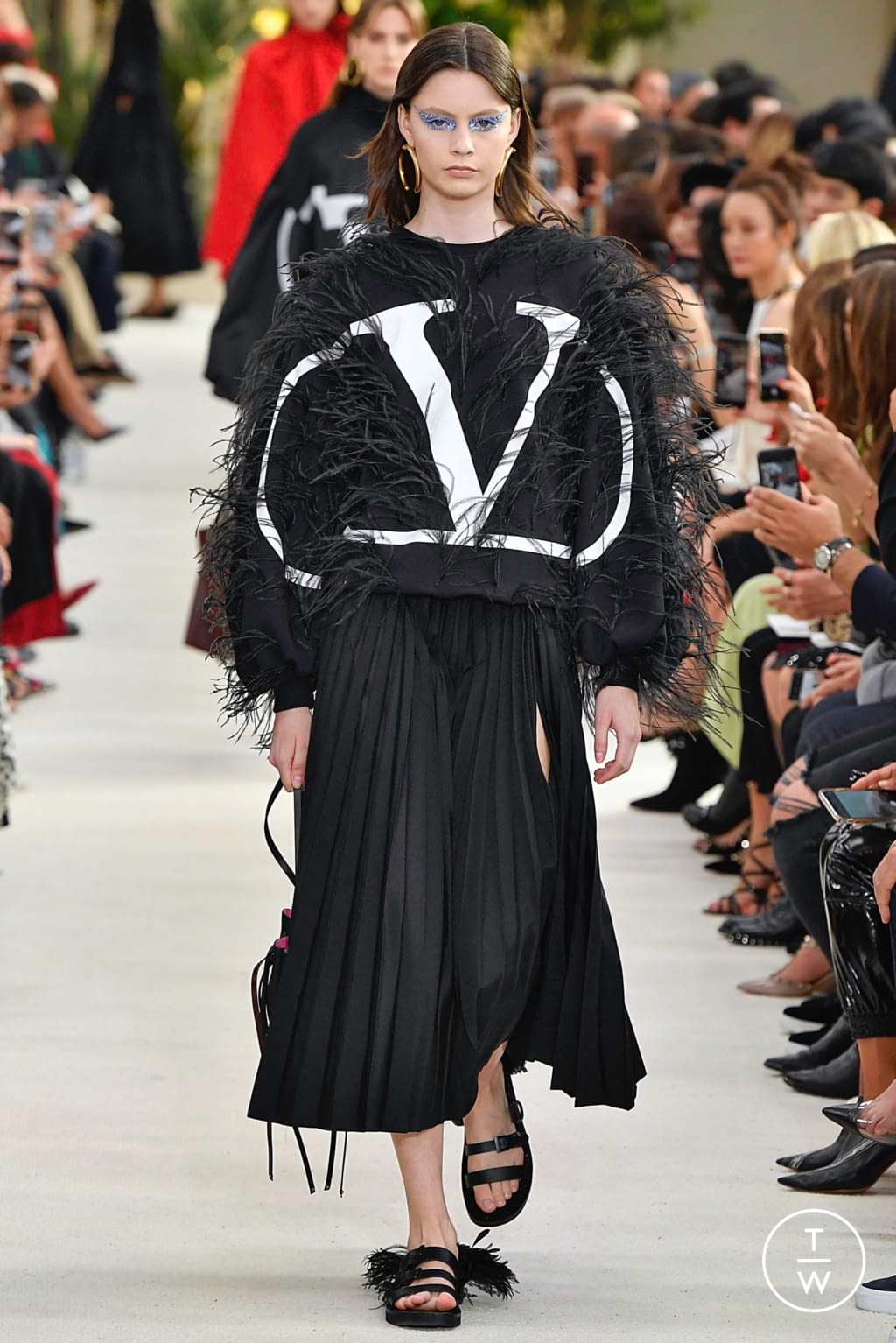 Fashion Week Paris Spring/Summer 2019 look 22 from the Valentino collection womenswear